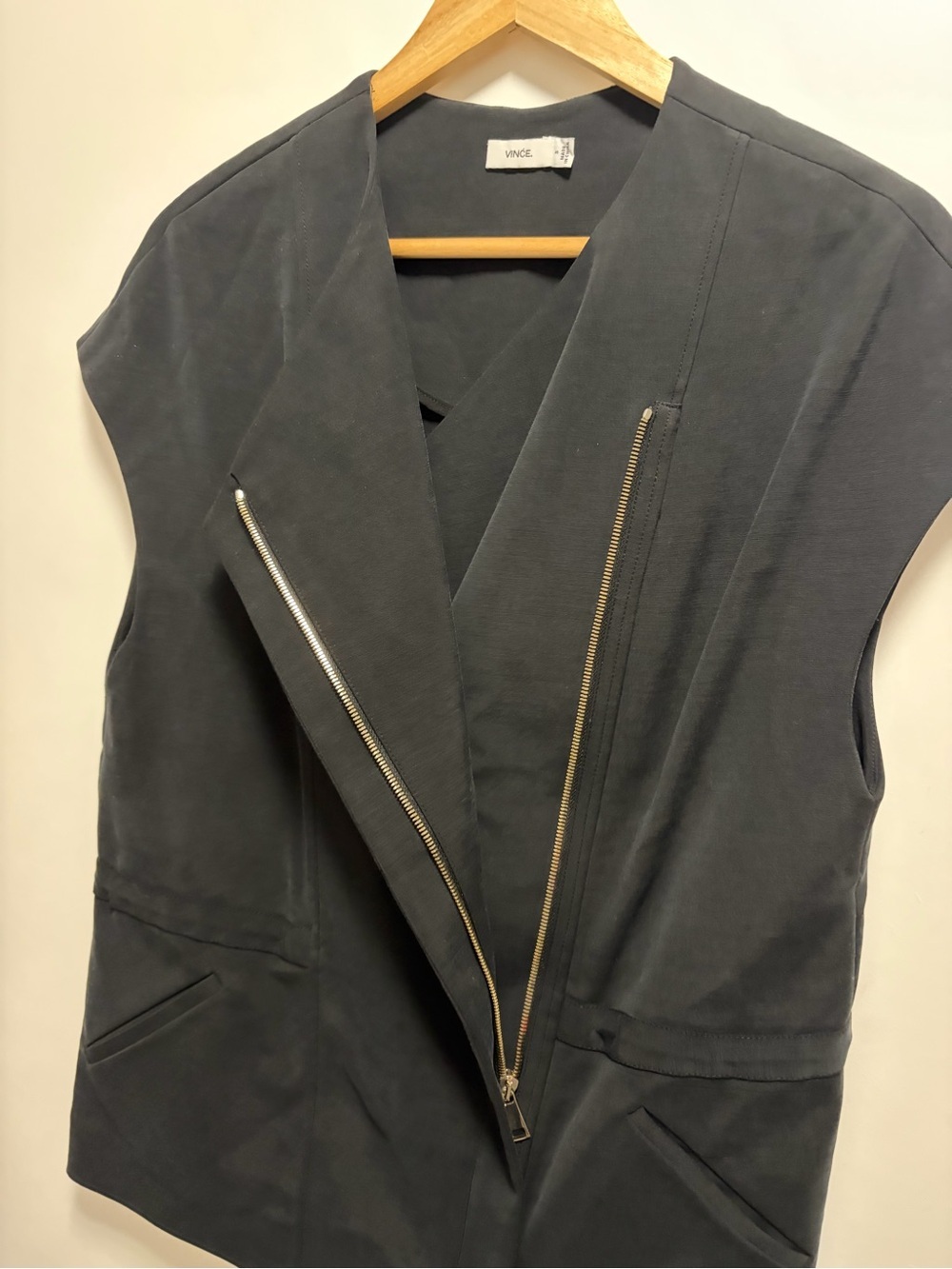 Vince Black Cupro Asymmetric Zip Front Vest Women's Size Small - Picture 4 of 8